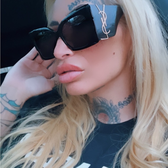 Meet your Posher, Melissa - Picture 3 of 5